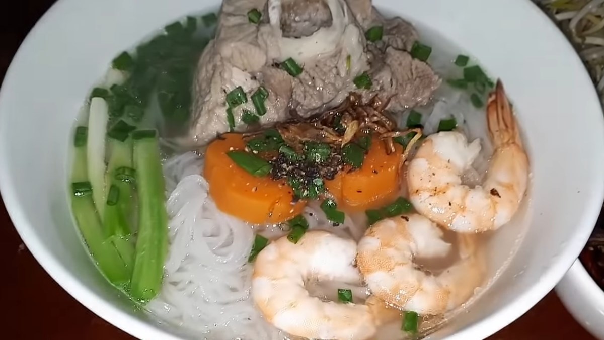 Delicious Shrimp and Pork Rice Noodle Soup Recipe Boulder Pho